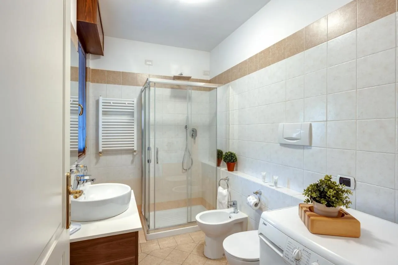 Il Broletto Apartment - Affitti Brevi Italia Lecco 0*,  Włochy